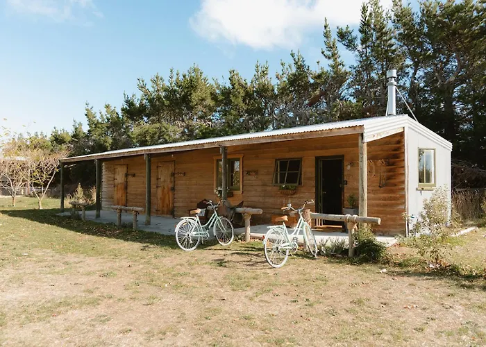 Starling Homesteads Boutique Farmstay, The Stables