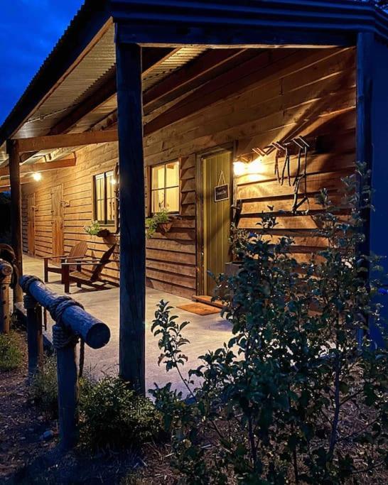 Starling Homesteads Boutique Farmstay, The Stables Apartment *